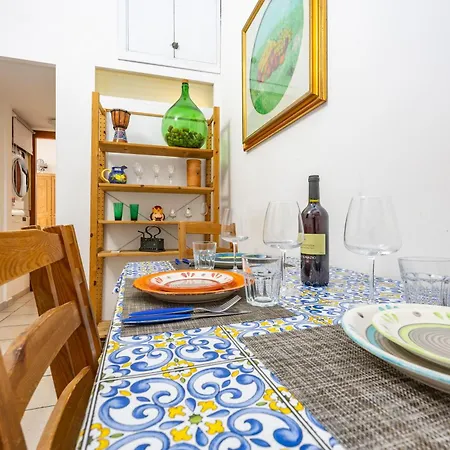 X 8 Guests Near Termini & Santa Maria Maggiore Apartment *